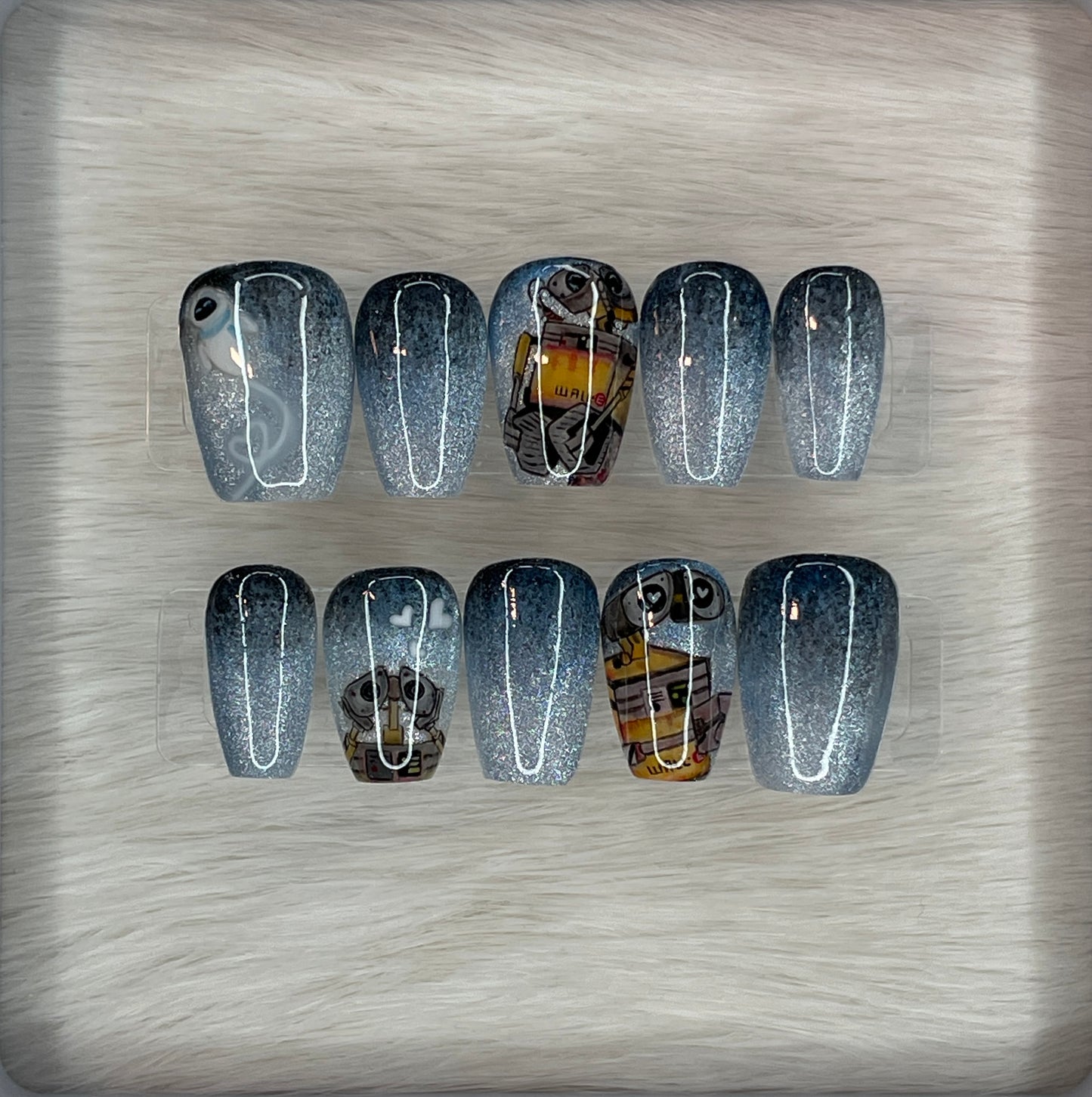 Wall-E x V-Day Press-On Nails