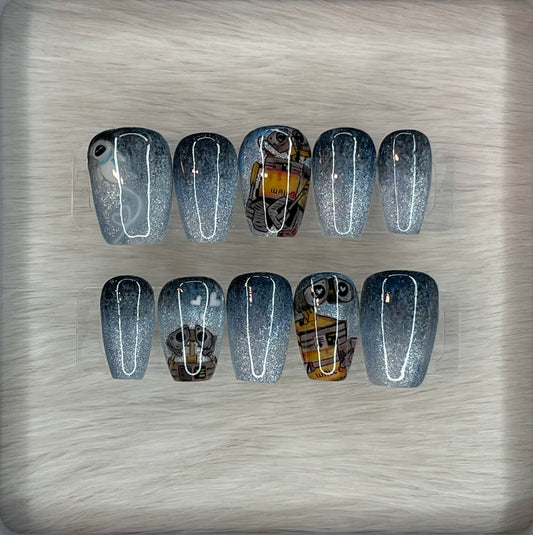 Wall-E x V-Day Press-On Nails